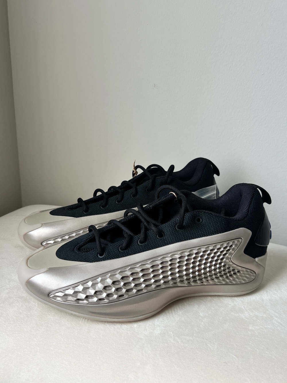 ADIDAS Anthony Edward’s 1 Low Basketball Shoes Size 11